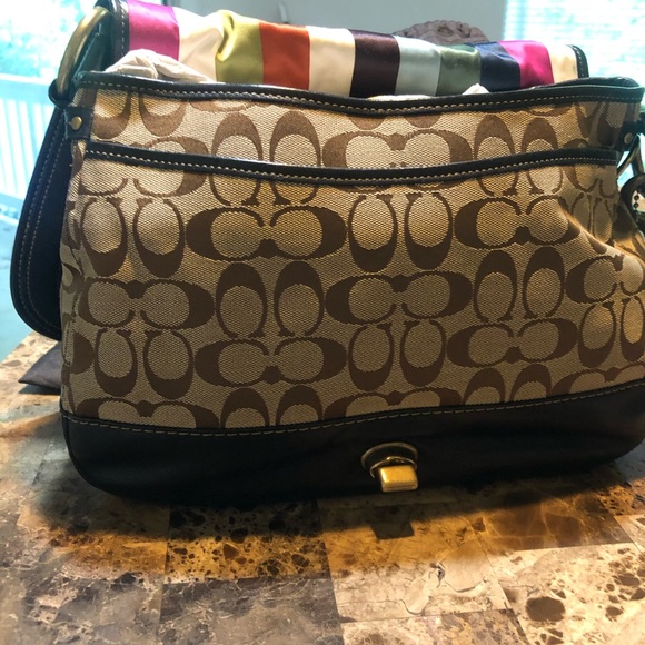 Coach - Picture 3 of 4